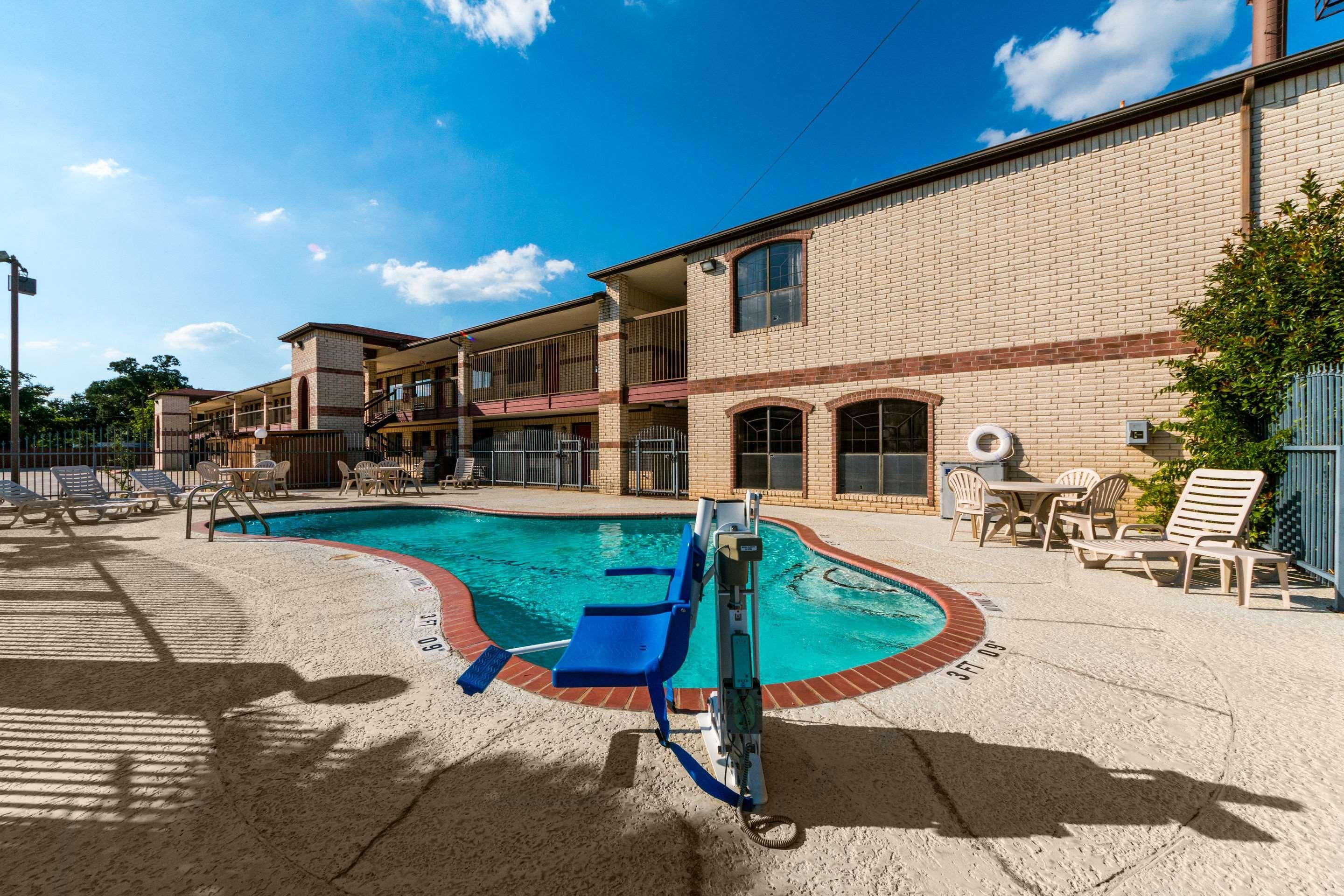 Quality Inn University Near Downtown San Marcos Exterior foto